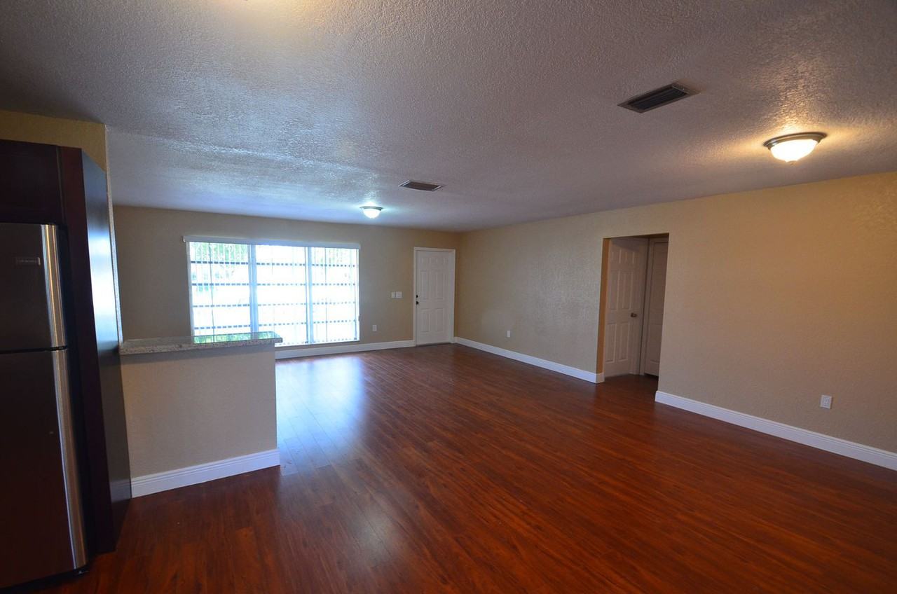 9500 Nw 25th St - Photo 3 of 10