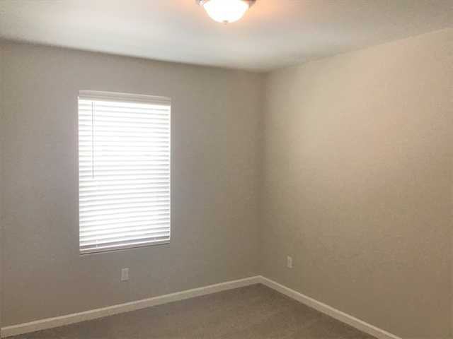 8548 55th Place Ne - Photo 3 of 4