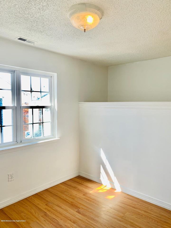 86 Tulip Ln - Photo 3 of 23