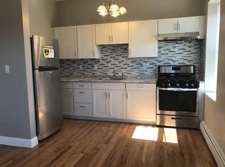 338 Warren Street #6 - Photo 3 of 4