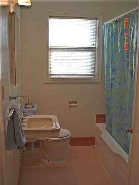 Colonial Gardens Apartments - Photo 3 of 9