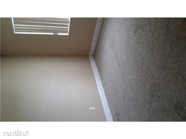 486 NW 165th Street Rd - Photo 3 of 5