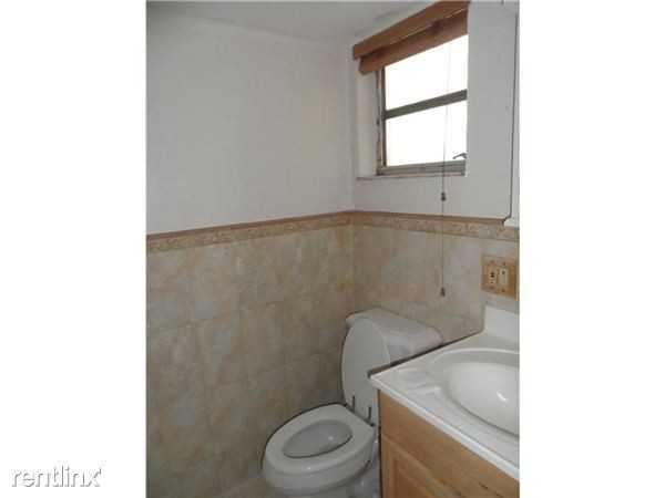 210 Fontainebleau Blvd - Photo 2 of 5