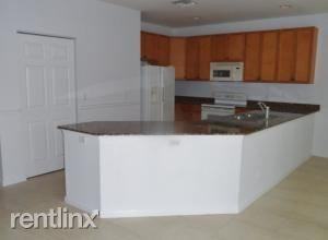 512 Marbella Cir - Photo 3 of 8