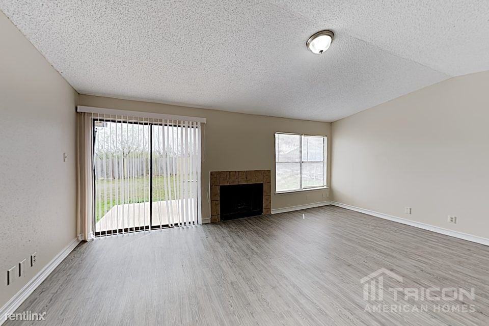 10526 Kinderhook - Photo 3 of 13