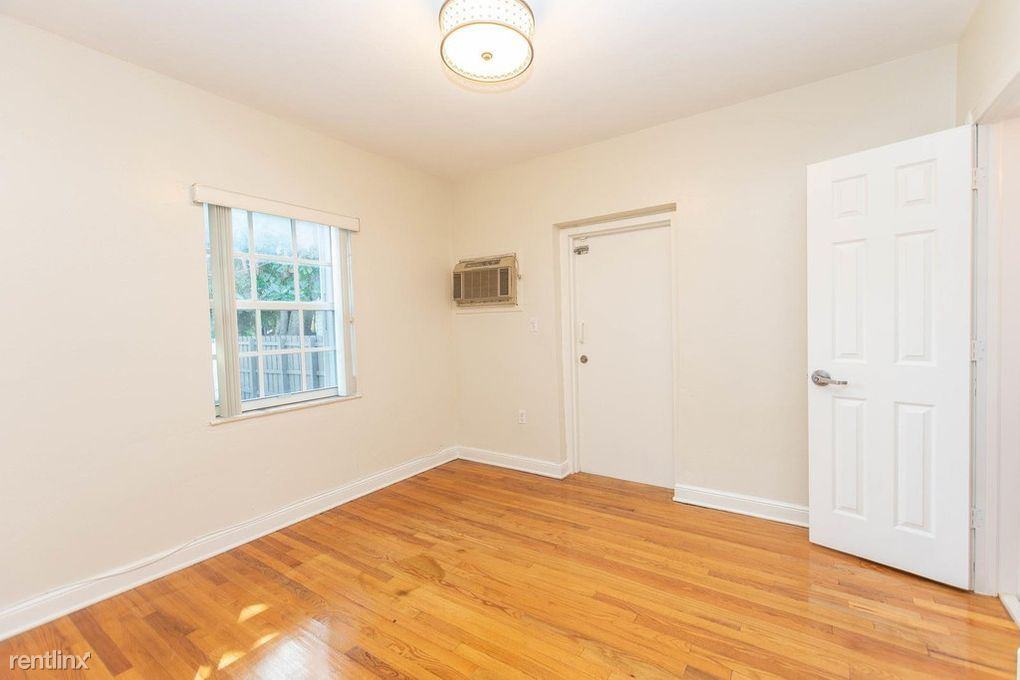 2290 Sw 26th Ln - Photo 3 of 6