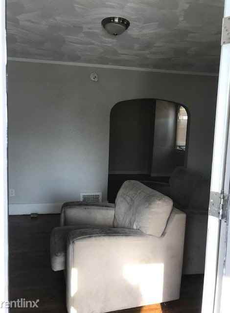 91 Oliver St - Photo 2 of 6