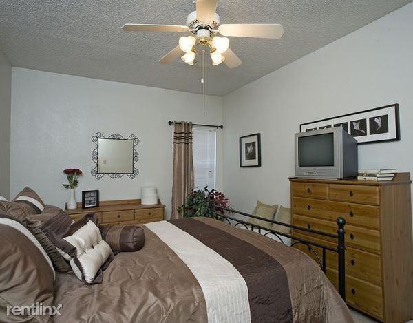 18065 Apple Rdg - Photo 3 of 8