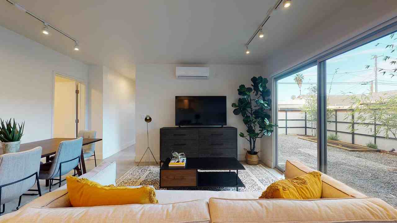 Contemporary Glassell Park apartment just off the 2 Apartments in Los