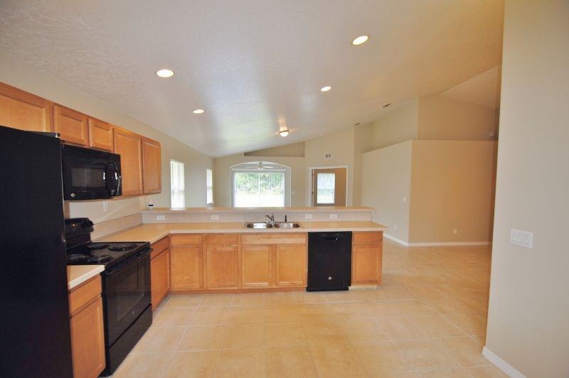 1939 Windbrook Dr Se - Photo 2 of 17