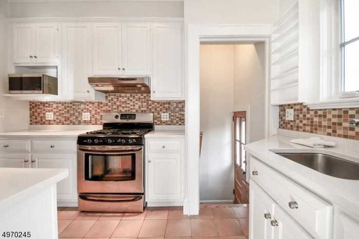 133 Pine Grove Avenue - Photo 3 of 14