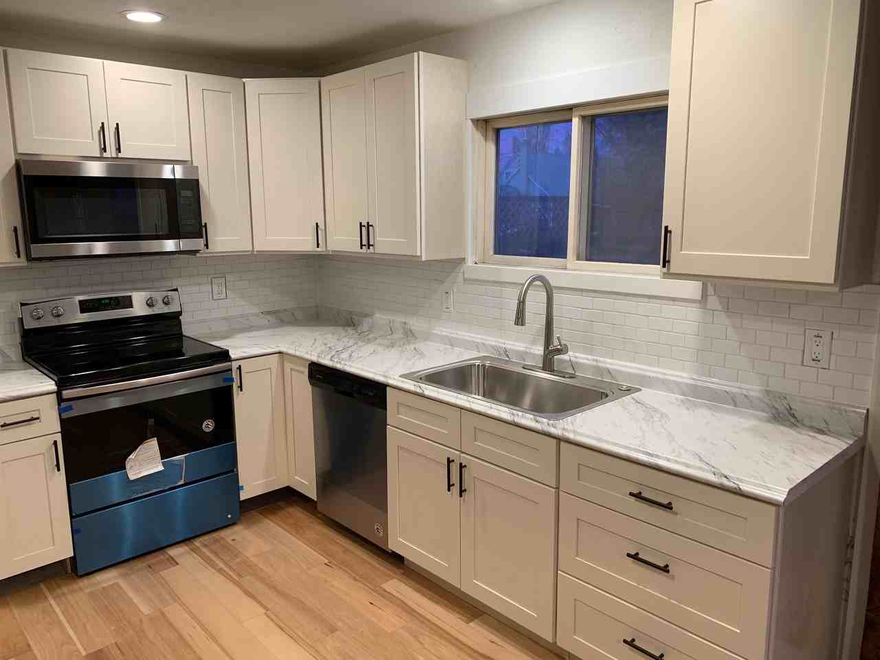 506 N B St - Photo 2 of 2