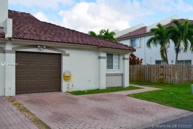 5083 NW 116th Ave - Photo 2 of 32