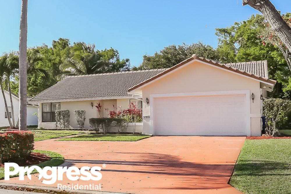 10851 Nw 10th Pl - Photo 3 of 15