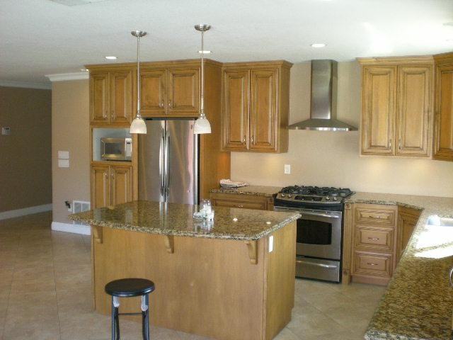 3211 Fleetwood Dr - Photo 3 of 4