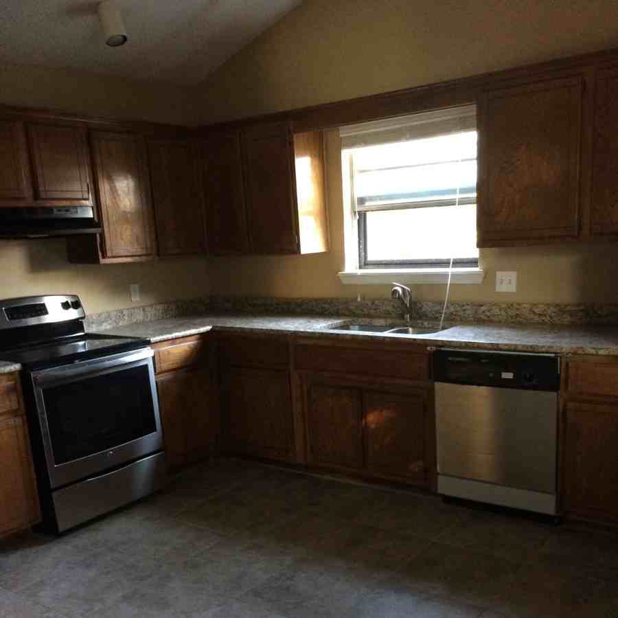 8806 N McKee Blvd - Photo 3 of 14