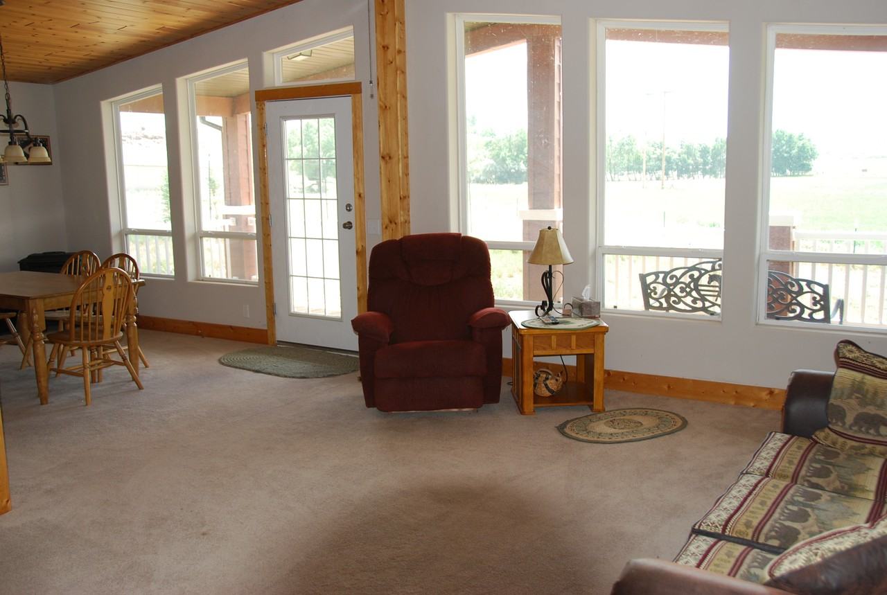 60546 CO-90 - Photo 2 of 13