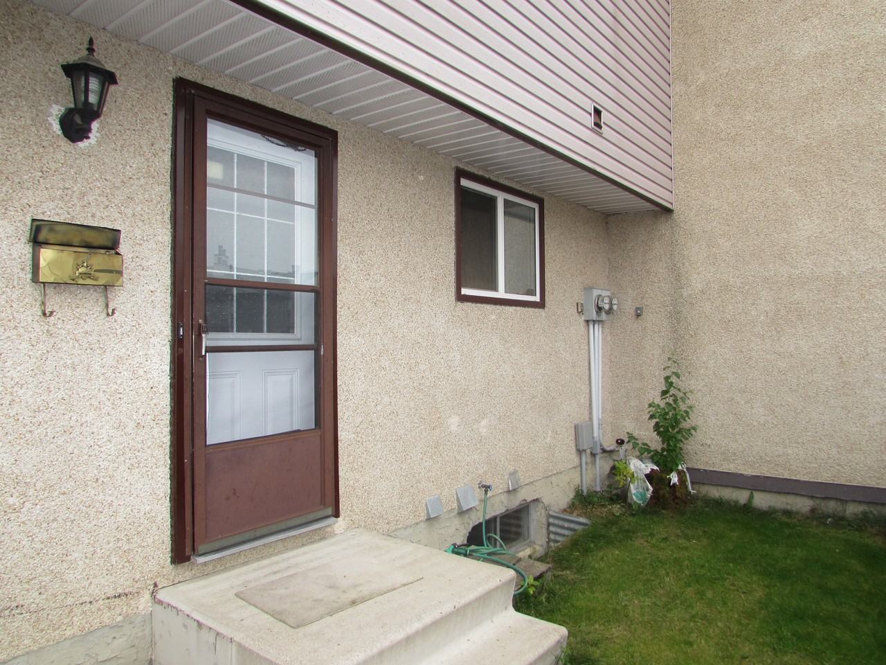 14634 25th St - Photo 3 of 35