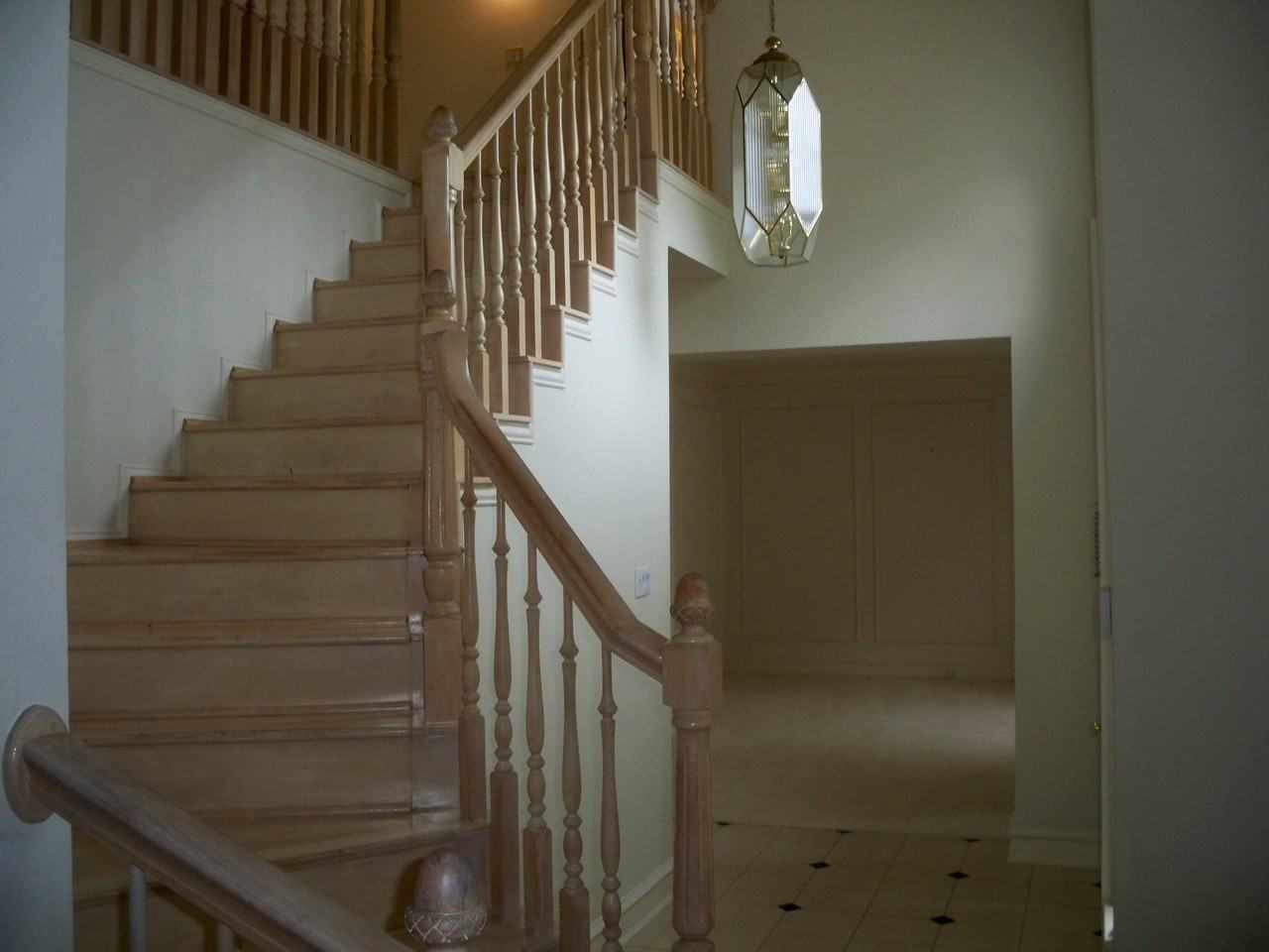 18012 Benchmark Dr - Photo 3 of 32
