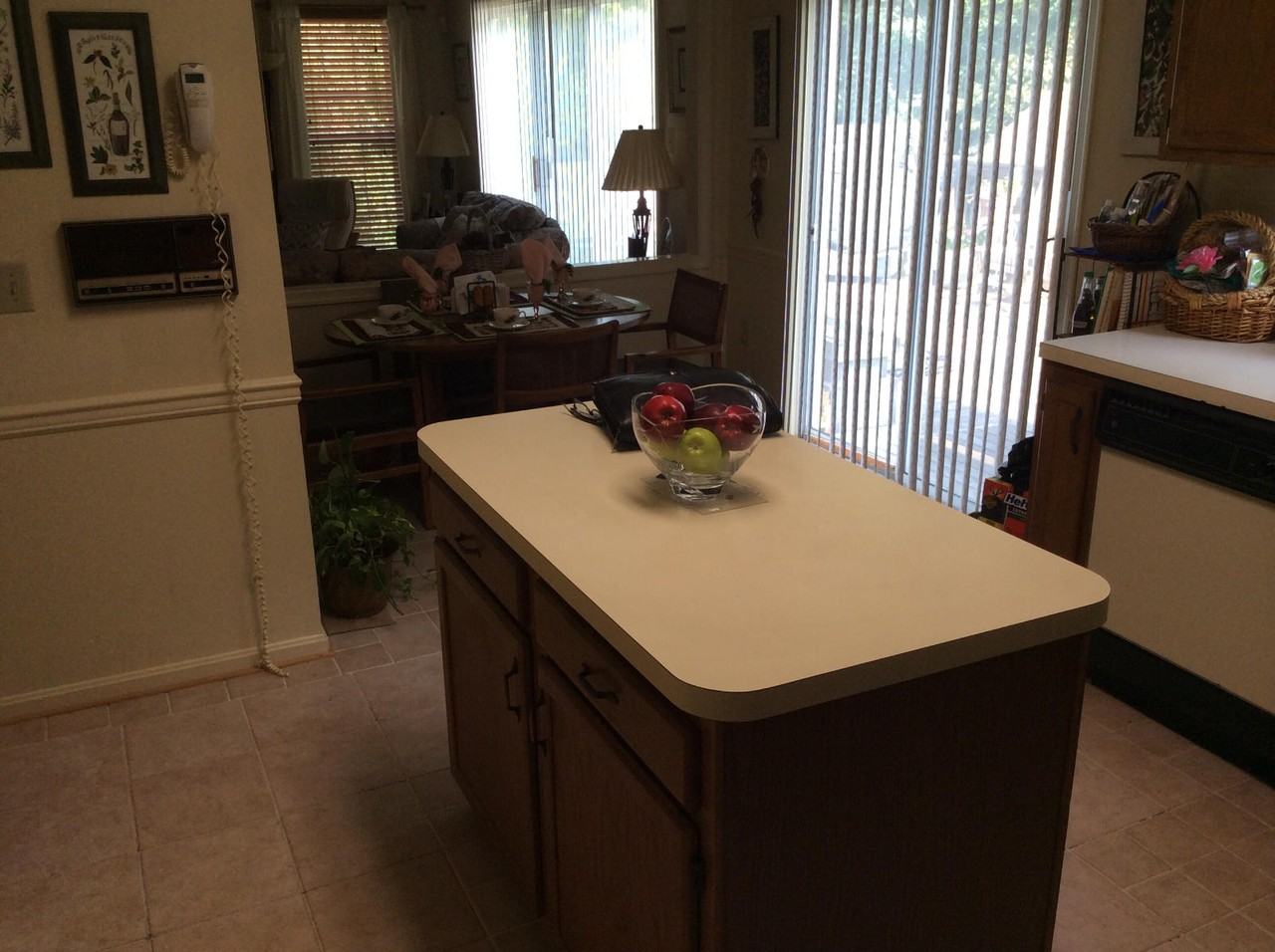 712 Chatsworth Dr - Photo 2 of 6