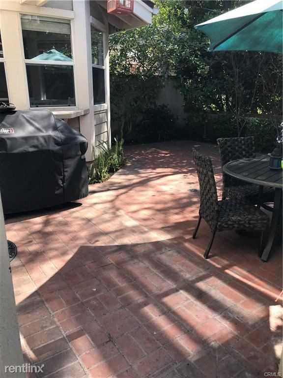 23 Lafayette Ct - Photo 3 of 6