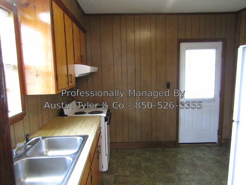 6914 Oak Street - Photo 3 of 10