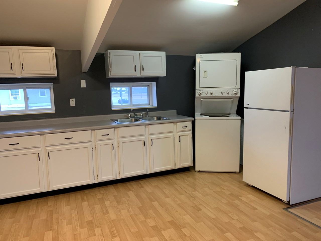 833 W Church St 3 - Photo 3 of 9