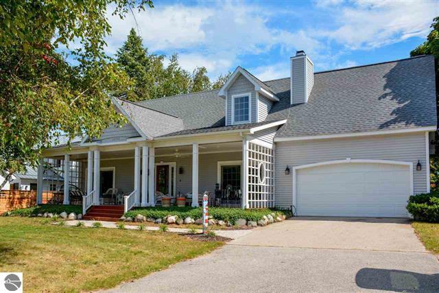 13730 Peninsula Drive - Photo 2 of 43