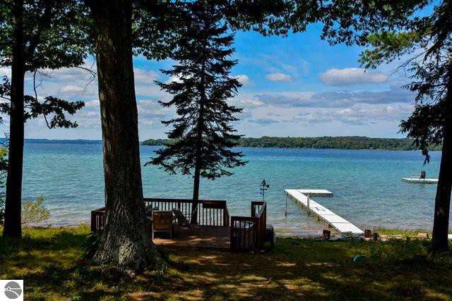 13730 Peninsula Drive - Photo 3 of 43