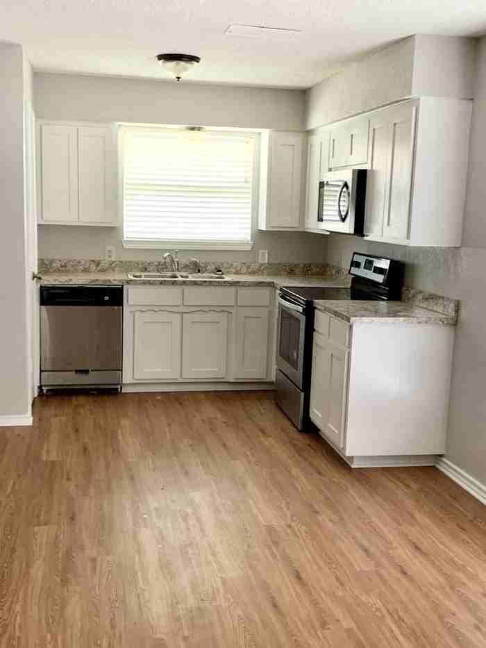 2 Longhurst Court - Photo 3 of 14