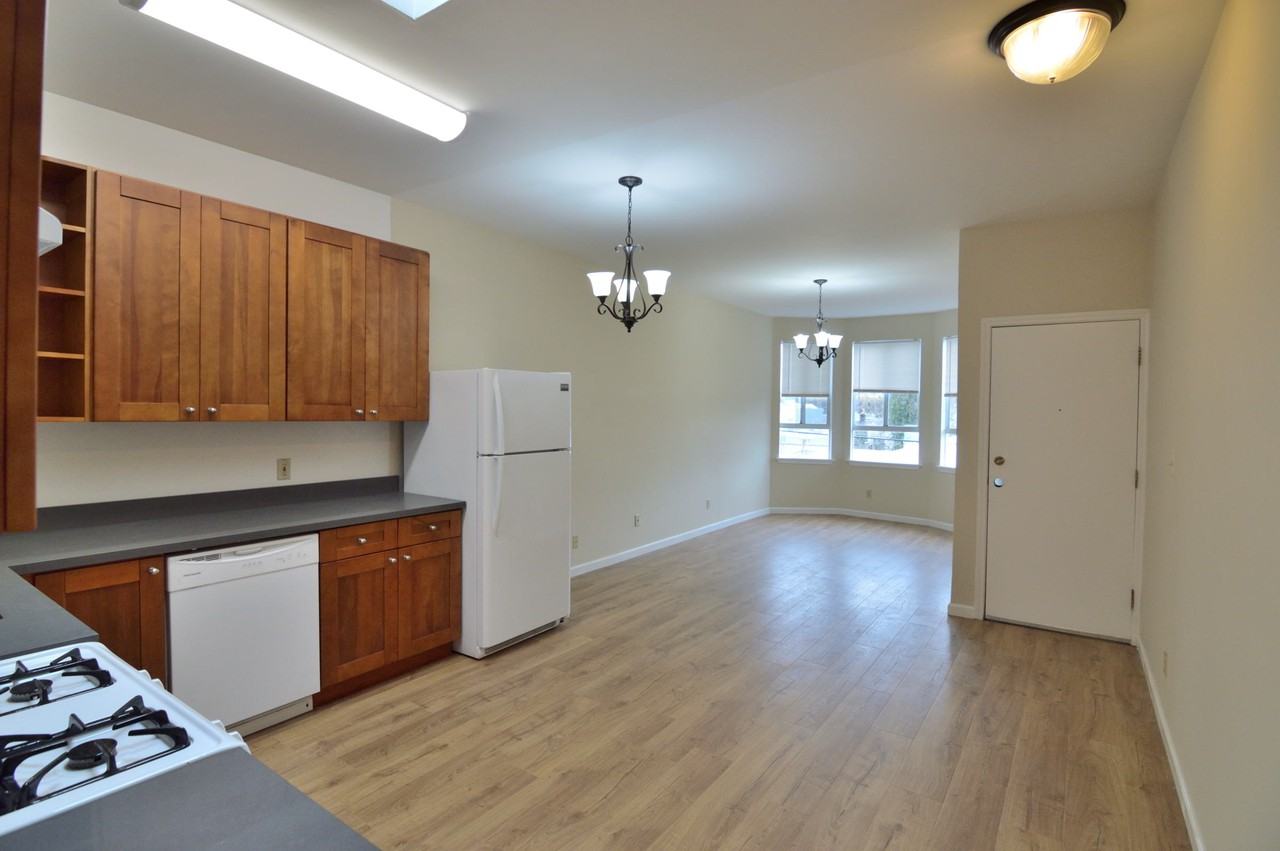 129 Dore Street #B - Photo 2 of 12