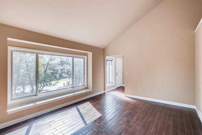 5336 Cliff Point Circle West - Photo 2 of 18