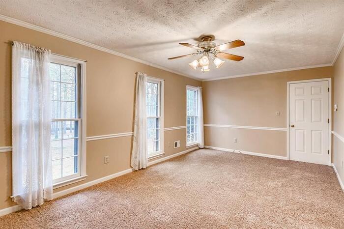 137 Darwish Drive - Photo 2 of 18