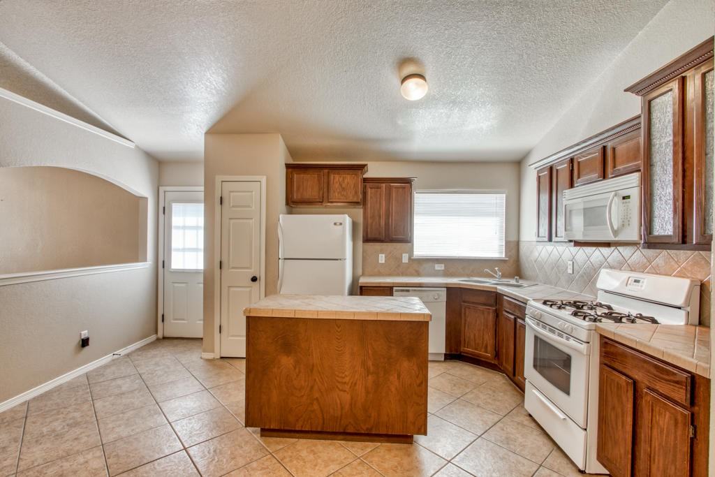 1819 Shreya Street - Photo 3 of 50