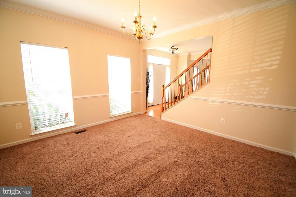 6 Riggs Rd - Photo 3 of 20