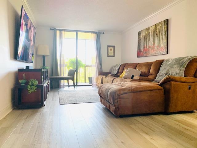 737 Southeast 1st Way #3F