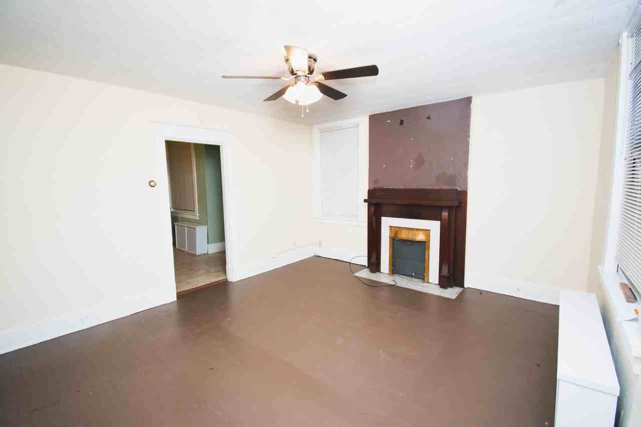 2727 Broadway Avenue #1 - Photo 3 of 16