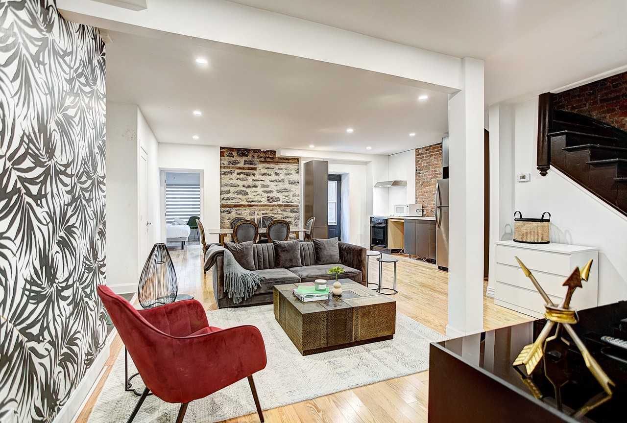 329 Rue Ontario Est #1 - Photo 3 of 18