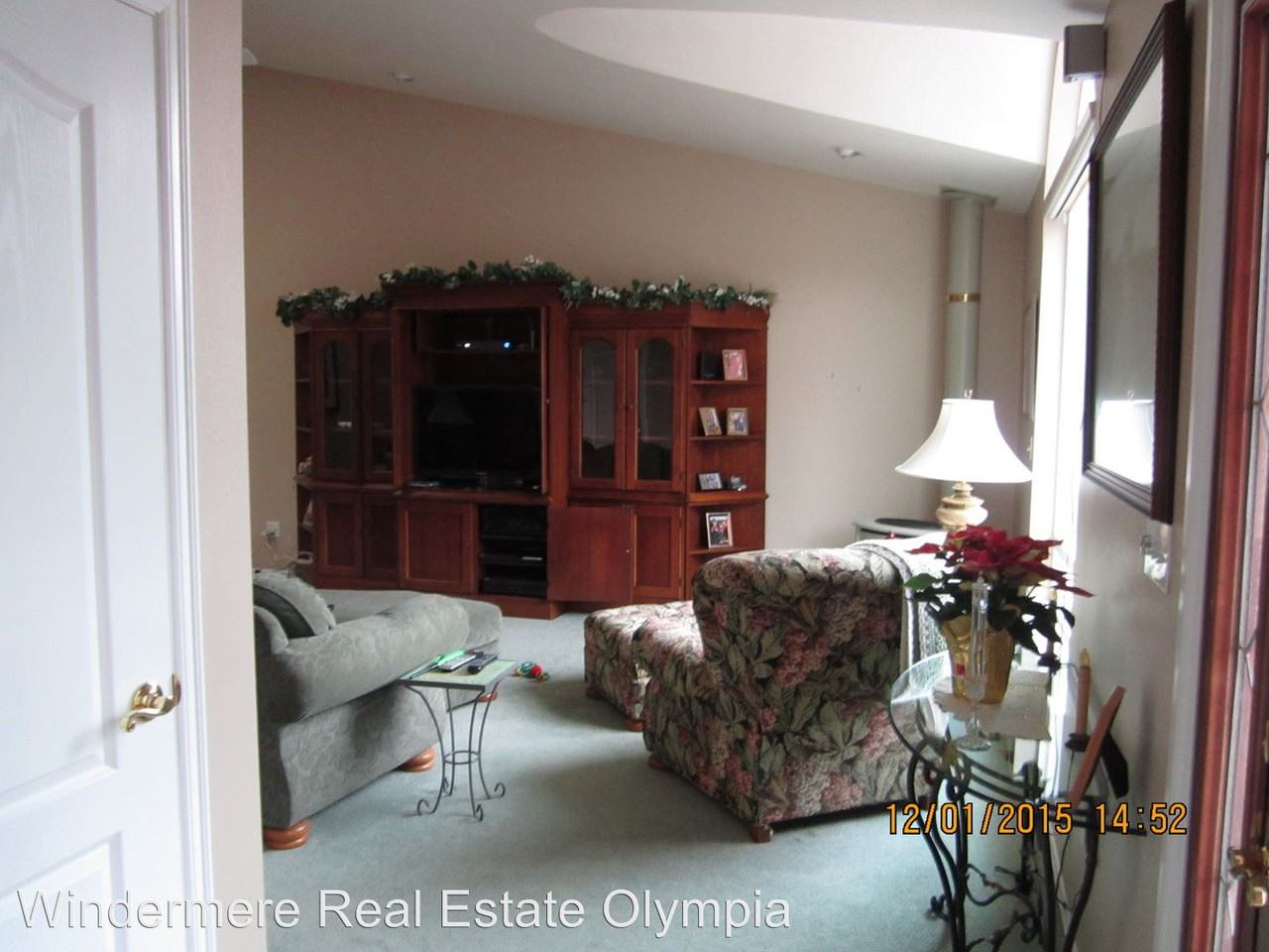 504 Bates St SE - Photo 2 of 8