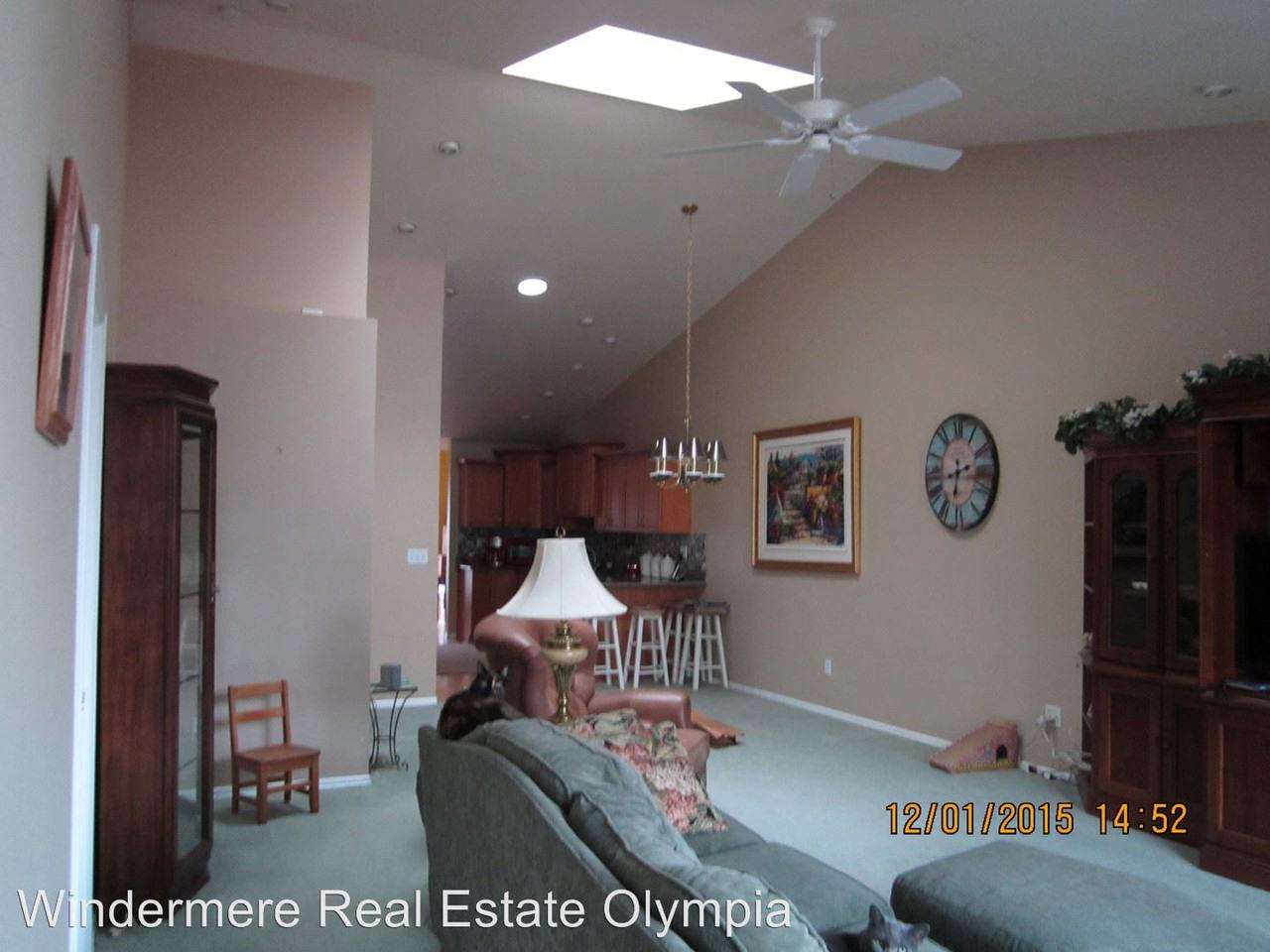 504 Bates St SE - Photo 3 of 8