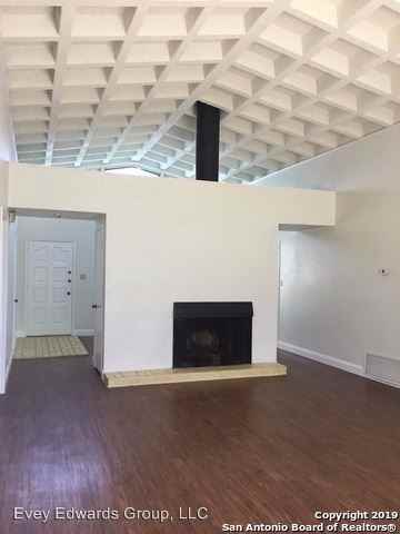 15525 Oak Grove Dr - Photo 3 of 19