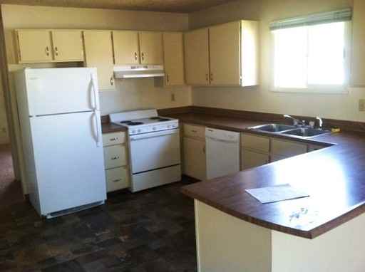 2401 55th St #B - Photo 2 of 7