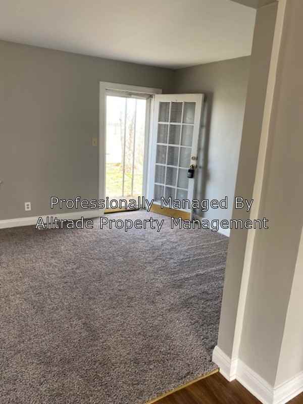 3510 Dutchmans Lane - Photo 3 of 8