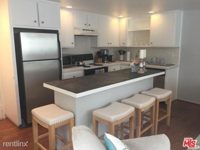 25 Privateer St - Photo 2 of 11