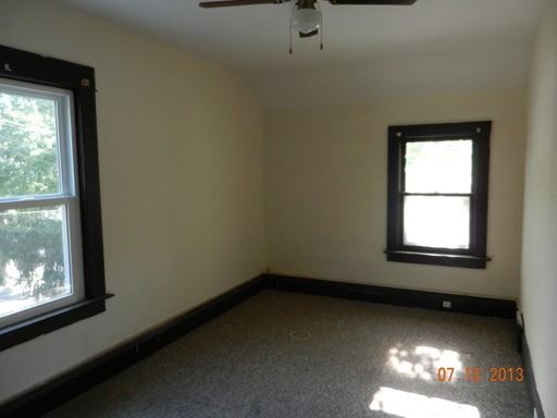 1105 Hickory St - Photo 2 of 6