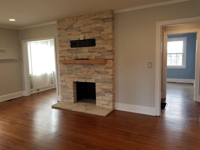 4716 Elder Avenue - Photo 3 of 24