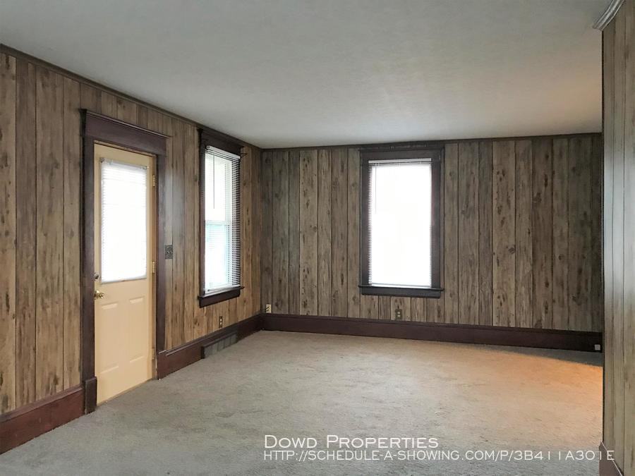 1603 S Center St - Photo 2 of 10