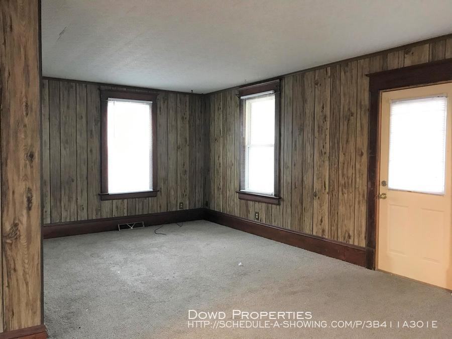 1603 S Center St - Photo 3 of 10