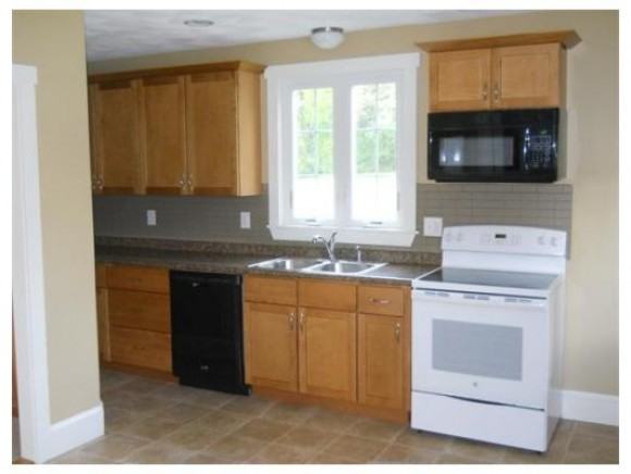 62 Salem St - Photo 2 of 15