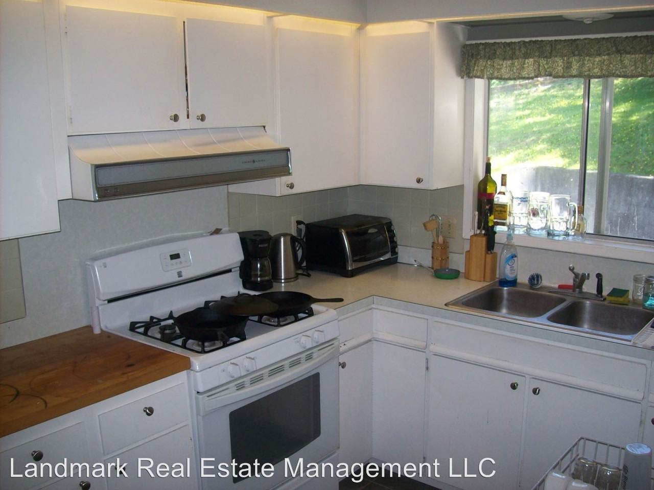 205 Ashley Street - Photo 3 of 11